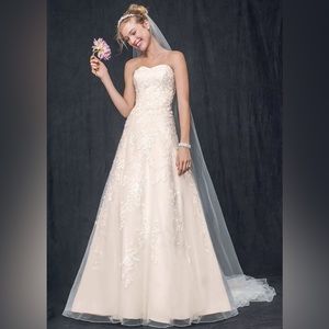David’s Bridal sweetheart tulle A-line gown